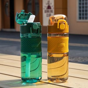 Botella de agua al aire libre de 600ML con pajita botellas deportivas respetuoso con el medio ambiente Tritan senderismo Camping bicicleta de plástico portátil gimnasio espacio tazas
